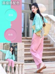 粉色上衣配绿色裙子_粉色上衣配绿裤子，撞色时尚又吸睛！