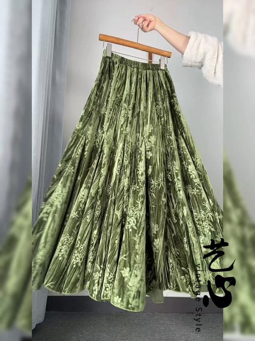 墨绿色丝绒包臀鱼尾长裙_墨绿丝绒包臀鱼尾裙,优雅性感晚礼服首选 墨绿色丝绒包臀鱼尾长裙_墨绿丝绒包臀鱼尾裙,优雅性感晚礼服首选