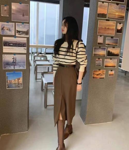 棕色裙子怎么搭配图片_秋季百搭棕色裙,时尚又显瘦! 棕色裙子怎么搭配图片_秋季百搭棕色裙,时尚又显瘦!