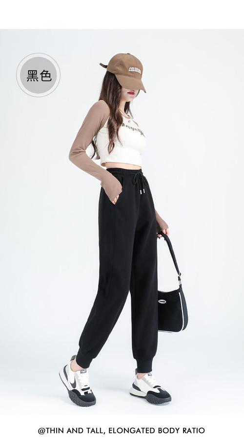 适合50岁女人穿的运动裤_50岁穿运动裤显年轻，选对款式显气质