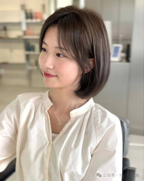 大圆脸适合的发型图片_大圆脸女生看过来！温柔盘发显优雅，花苞头甜美显俏皮