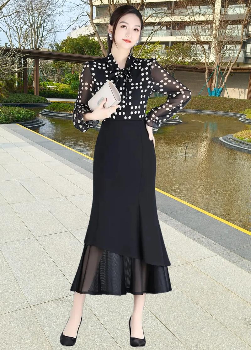 百搭黑色高腰鱼尾裙，时尚气质，多风格切换！