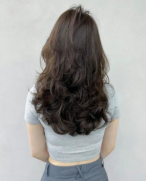 层次烫发发型图片女_自然浪漫,多风格适配 层次烫发发型图片女_自然浪漫,多风格适配