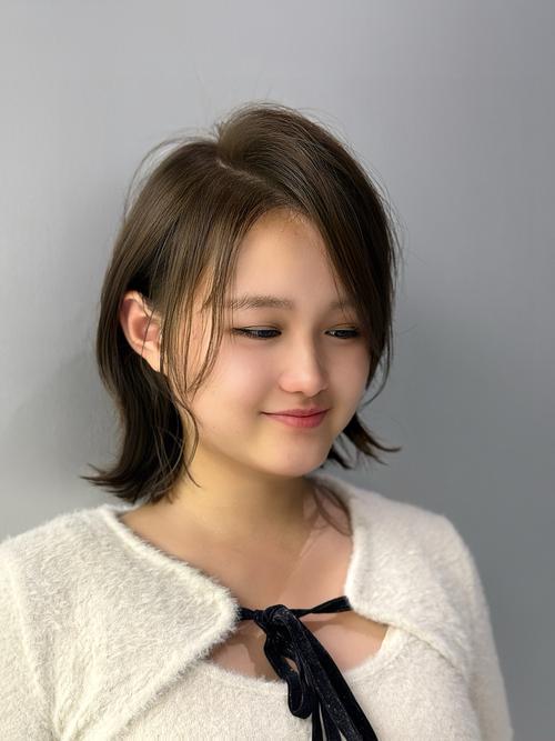 圆脸发型图片大全_圆脸女生剪个刘海显小脸 圆脸发型图片大全_圆脸女生剪个刘海显小脸