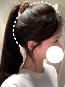 怎样扎马尾头顶显蓬松_立体发根+造型技巧