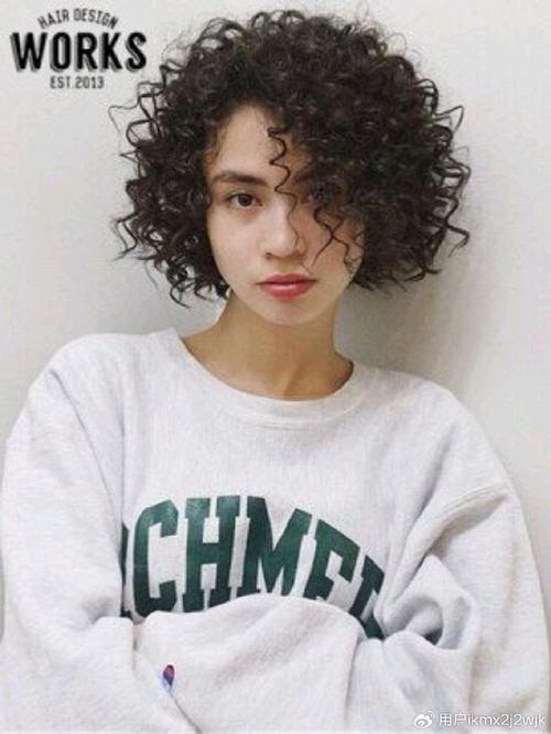 女短烫发发型图片_四种时髦短卷发,适合你! 女短烫发发型图片_四种时髦短卷发,适合你!