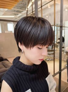 短头发发型图片女_短发时尚，展现自信干练