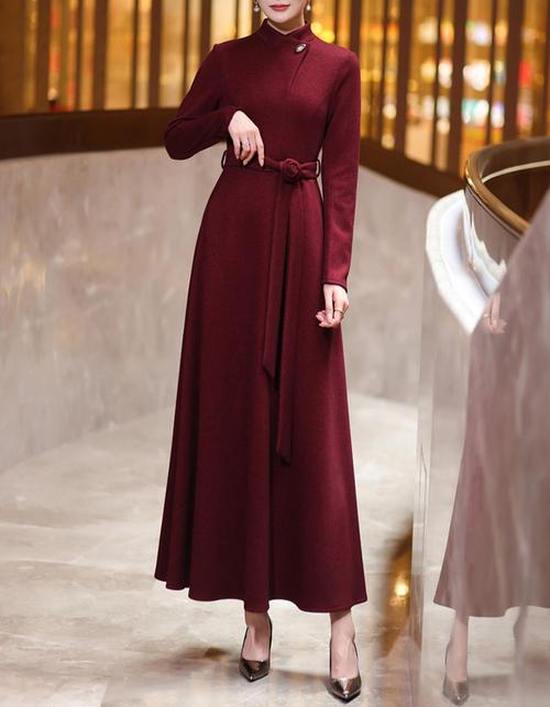 酒红色长裙最佳搭配_酒红长裙,优雅气质,百搭时尚 酒红色长裙最佳搭配_酒红长裙,优雅气质,百搭时尚