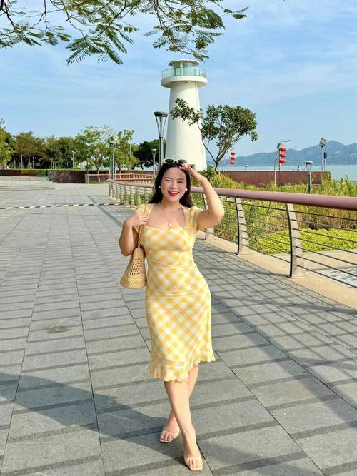 h型身材微胖女生穿搭_显瘦时尚，轻松穿出曲线