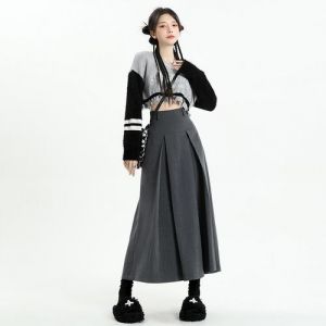 灰色百褶裙要怎么搭配_灰色百褶裙百搭时尚，避雷搭配，穿出高级感！