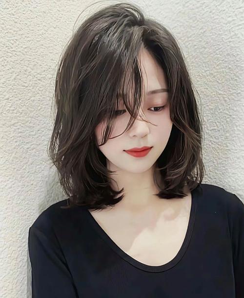 女发型图片中长发_中长发发型推荐，百搭甜美，气质满分！