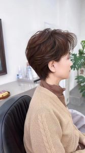 短烫发发型40-50岁_40-50岁女性减龄烫发推荐