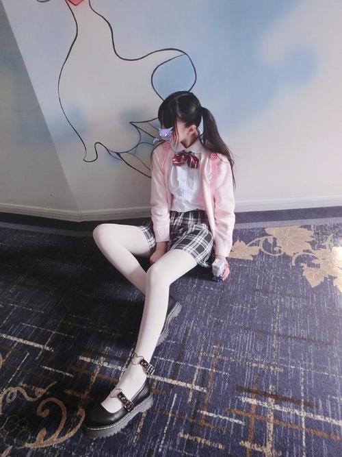 白色短裙女生扎双马尾_永恒少女经典 白色短裙女生扎双马尾_永恒少女经典