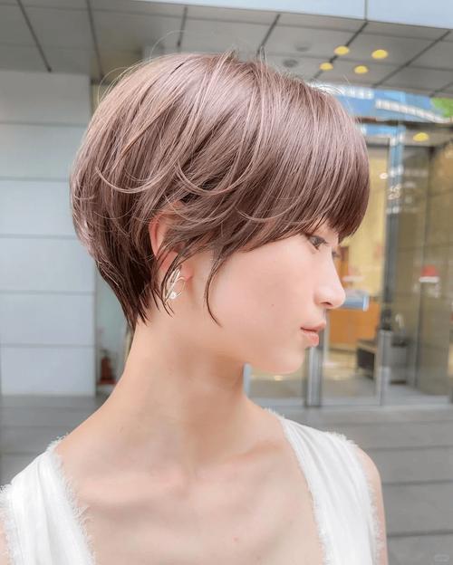 扁头最佳发型图片_扁头女生蓬松发型推荐