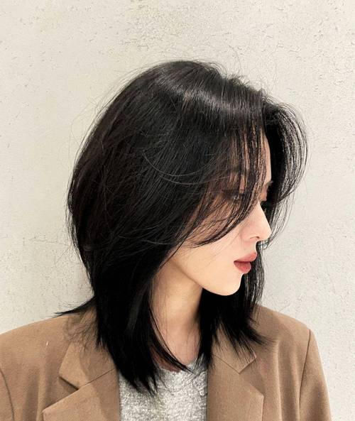 女生后脑勺铲平发型_铲青短发显脸小，后脑勺平也能美