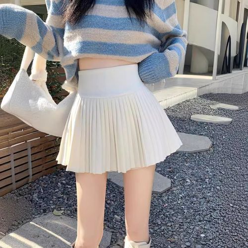 矮个子穿百褶裙图片_百褶裙显高显瘦,小个子女生必备时尚单品! 矮个子穿百褶裙图片_百褶裙显高显瘦,小个子女生必备时尚单品!