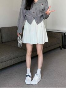 适合百褶裙的鞋子图片_百褶裙配鞋,风格多变显气质