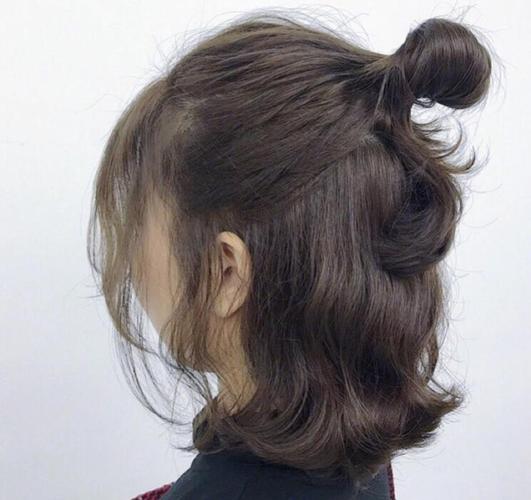 齐肩发怎么扎好看又简单图解_齐肩发扎法多样，简单又好看