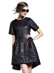 倒三角身材穿什么裙子_倒三角穿裙显平衡，V领A字裤显上窄下宽