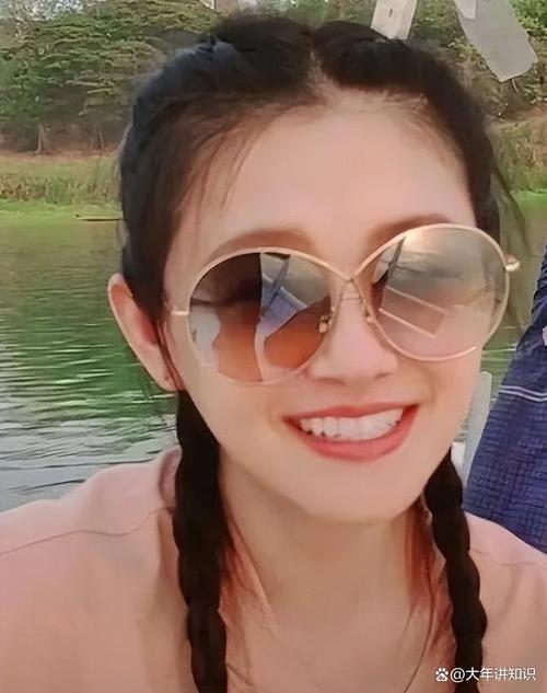 胖的女生适合扎马尾吗_胖女孩也能优雅马尾 胖的女生适合扎马尾吗_胖女孩也能优雅马尾