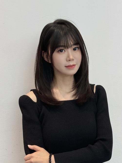 齐肩内扣发型图片_时尚简单，气质加分！