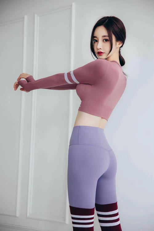 明星紧身瑜伽服搭配_明星混搭瑜伽裤,时尚又实用! 明星紧身瑜伽服搭配_明星混搭瑜伽裤,时尚又实用!