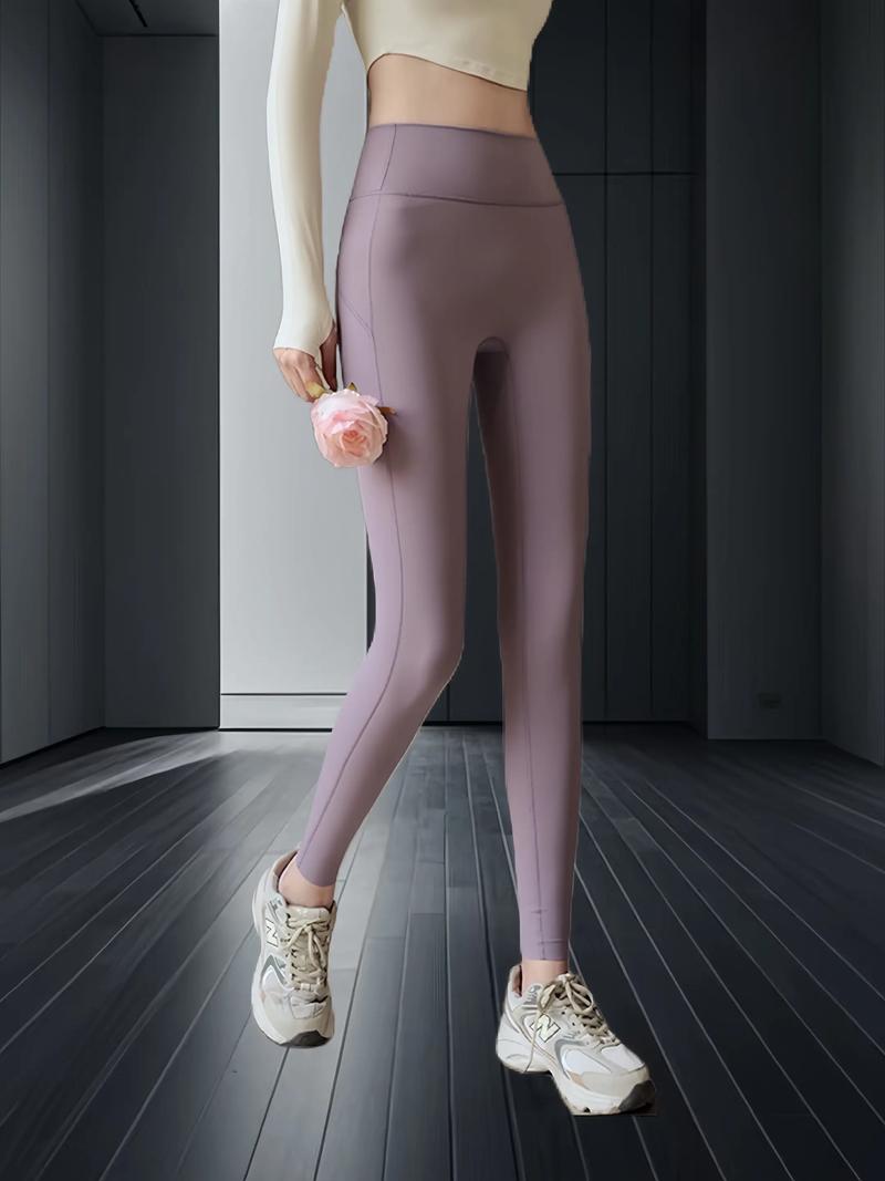 瑜伽裤的三个最佳搭配_碎花瑜伽裤时尚搭配，展现个人风格