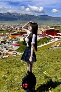 高个子女生穿搭学院风_学院风穿搭，简洁得体显气质，高个子女生必备！