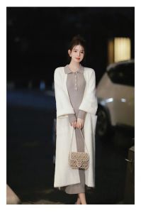 针织长款包臀裙搭配图_百搭舒适显曲线