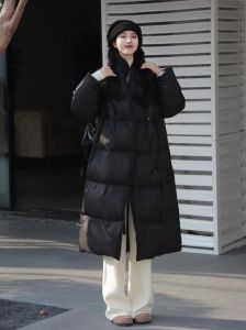 冬季穿搭女图片大全_低饱和色+质感细节