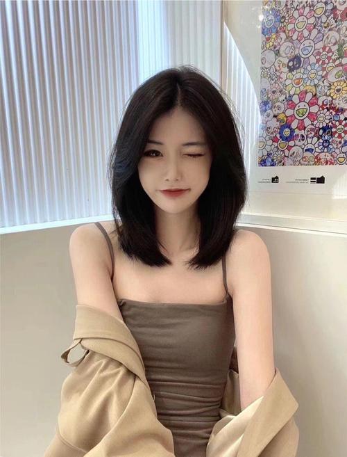 气质锁骨发型图片_锁骨发时尚实用，修饰脸型，轻松切换风格！