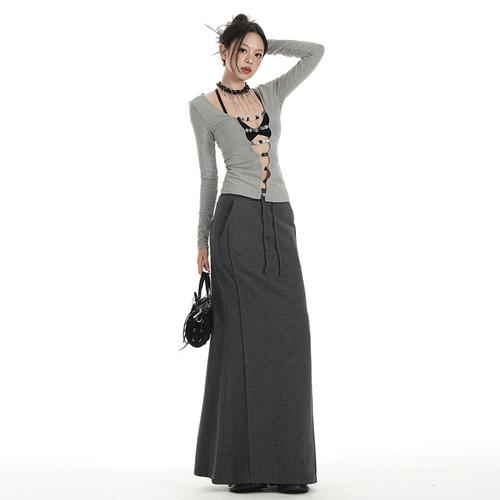 绿灰色包臀裙牛仔裙配什么上衣_绿灰色包臀裙搭百变上衣，穿出时尚感！