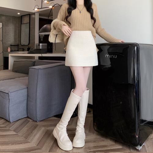 针织包臀裙搭配上衣图_秋冬气质百搭实用裙 针织包臀裙搭配上衣图_秋冬气质百搭实用裙