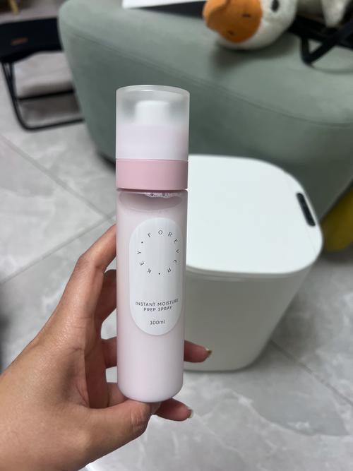 妆前喷雾水是什么做_化妆前补水喷雾，定妆喷雾怎么选？