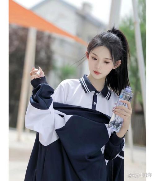 校园女学生高马尾辫图片_活力时尚，潮流演变