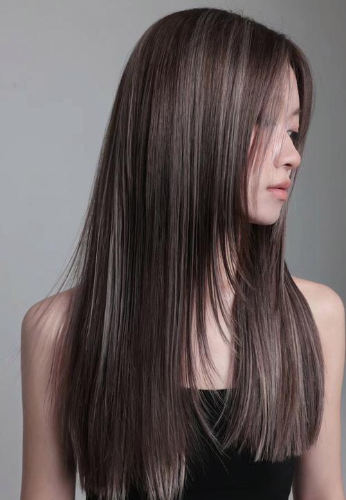 直发发型图片_直发经典时尚,好打理显气质 直发发型图片_直发经典时尚,好打理显气质