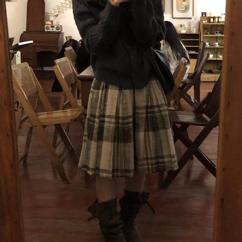 棕色百褶裙怎么搭配_棕色百褶裙的N种搭配 棕色百褶裙怎么搭配_棕色百褶裙的N种搭配