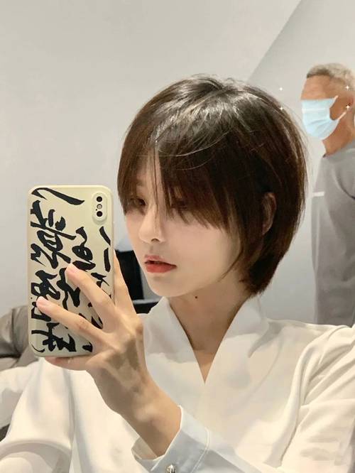 平碎发发型图片女_个性与自信的象征 平碎发发型图片女_个性与自信的象征