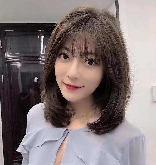 尖头顶最适合的发型女图片_蓬松波波头显发量,时尚又精致 尖头顶最适合的发型女图片_蓬松波波头显发量,时尚又精致