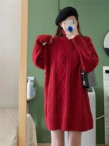 酒红色毛衣裙搭配_通勤约会气质搭，多色上衣显魅力