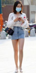 紧身牛仔裤和包臀短裙_穿衣展现美,包臀裤显曲线,紧身裤强腿型