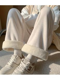 白棉裤控美女的日常穿搭_白棉裤怎么穿显高显瘦？