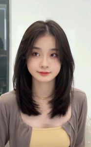 层次感锁骨发+斜刘海图片_层次锁骨发+斜刘海，显精致减龄，可微调显时尚