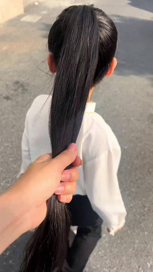 12岁扎霸气冷酷马尾_12岁女孩个性马尾造型，时尚又酷炫！