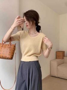 低腰女生适合穿什么衣服多选题_裙子显高,腰带点缀!