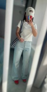 梨形身材穿裤子还是裙子_裤装选对，自信出街！