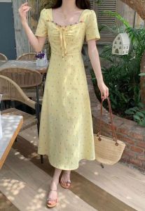 黄色的碎花裙叫什么衣服_碎花裙时尚百搭，点亮你的夏日美！