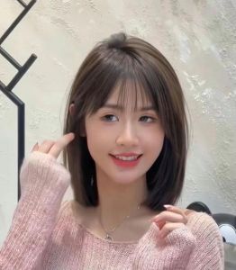 齐肩锁骨发加空气刘海图片_时尚齐肩发+刘海，修饰脸型显气质