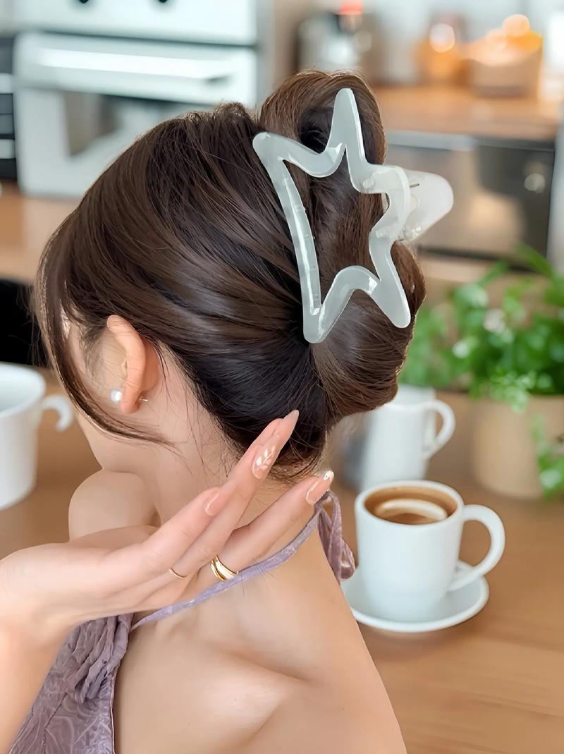 发夹怎么夹后脑勺发型_发型发量看?选对发夹显气质! 发夹怎么夹后脑勺发型_发型发量看?选对发夹显气质!