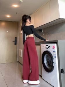 砖红色直筒裤搭配什么颜色上衣_百搭时尚，随心搭配显气质